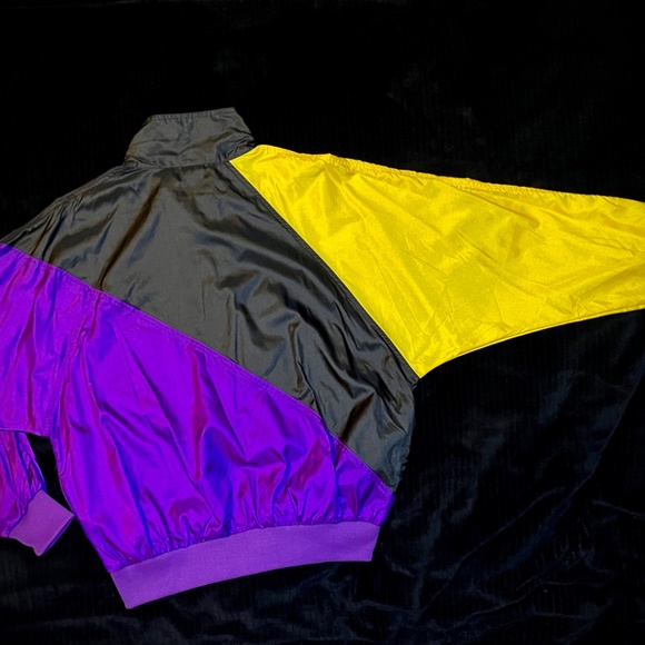 Nike Vintage Windbreaker Jacket 1990's - Picture 2 of 11